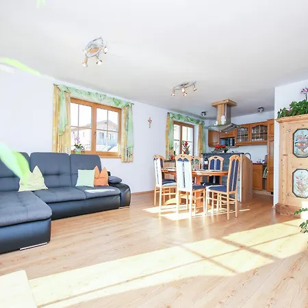 Cosy Flat In A Farmhouse, Cleaning Included 公寓 *